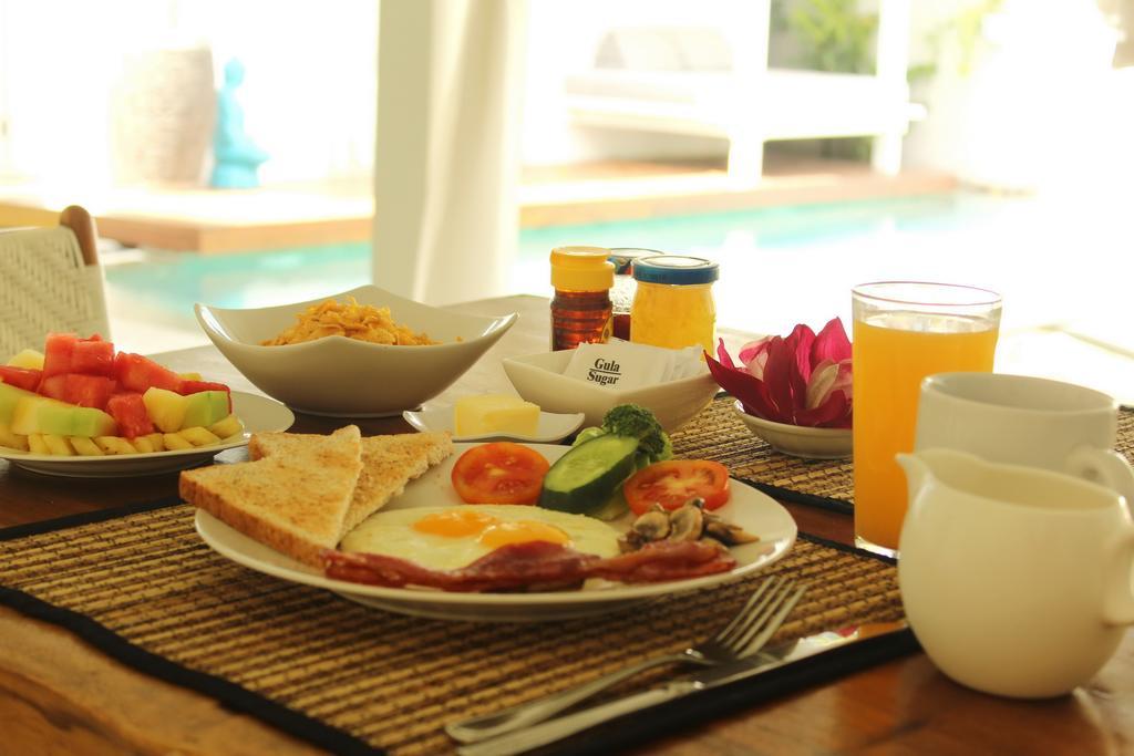 Villa Dheva Seminyak Buitenkant foto